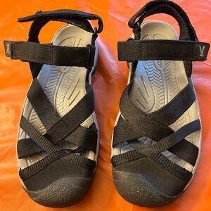 Keen Kira Sandals size 5W